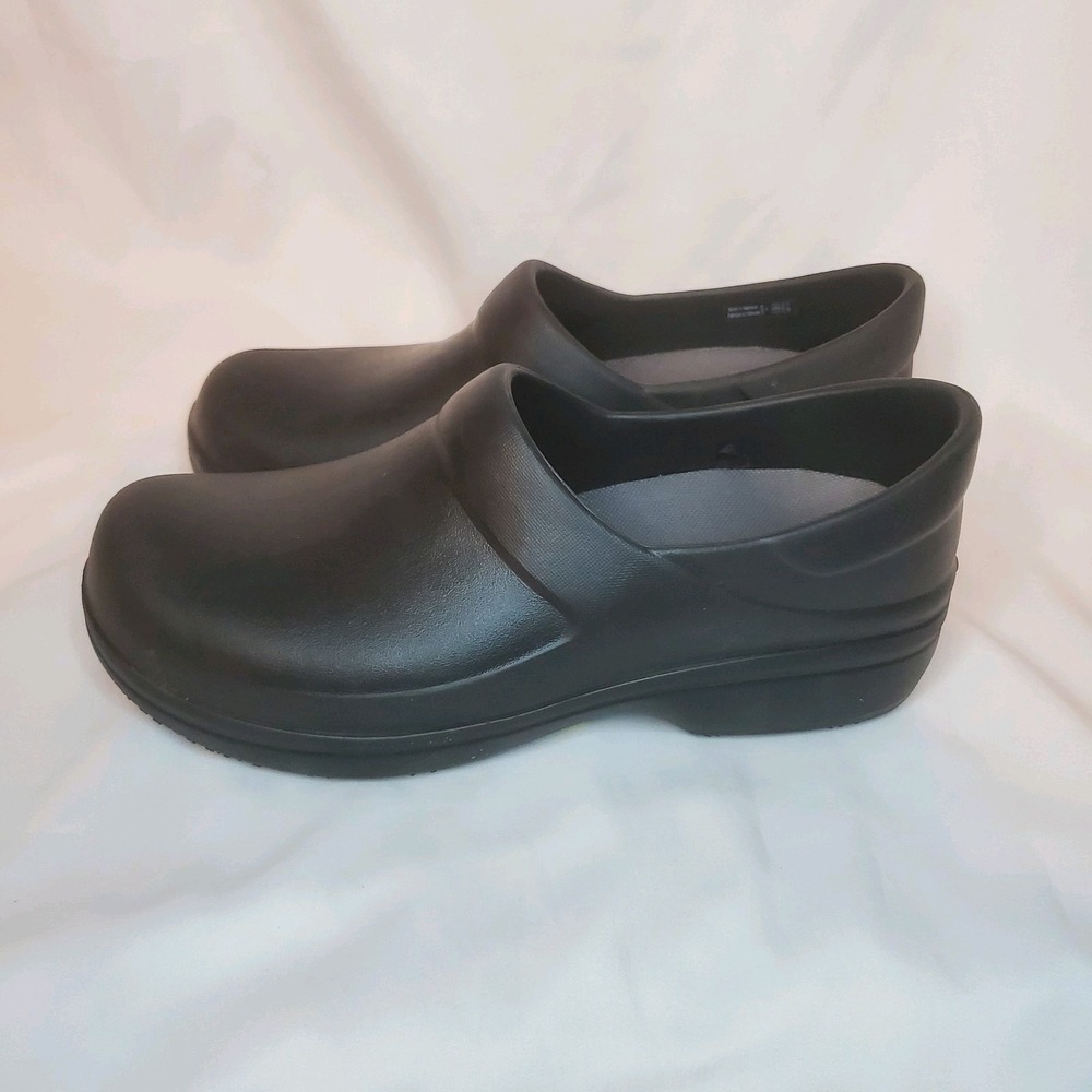 Crocs Women's Neria Pro II Clogs Slip Resistant Work Shoes Size 8 Black